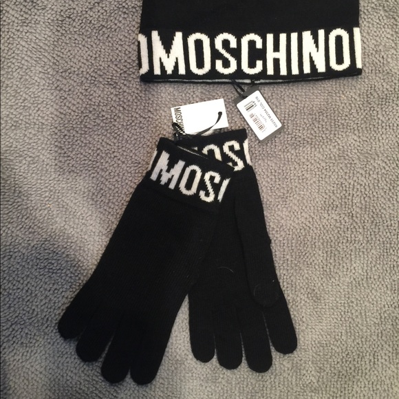 Moschino Wool Acrylic Blend Black Hat Gloves 2 piece set NWOT - Picture 2 of 6